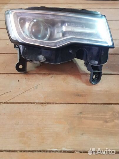 Фара jeep grand cherokee wk2 правая и левая
