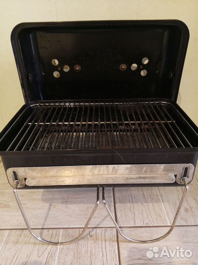 Угольный гриль Weber go anywhere