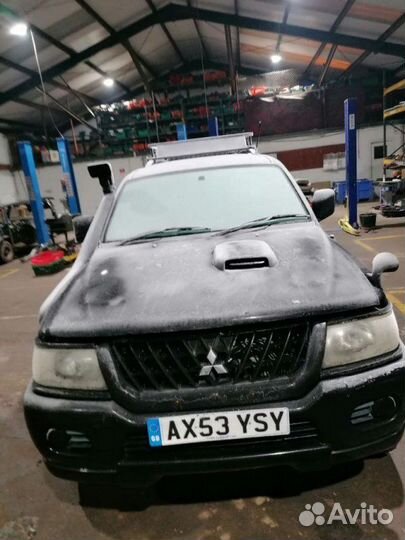 Кнопка аварийной сигнализации Mitsubishi Pajero