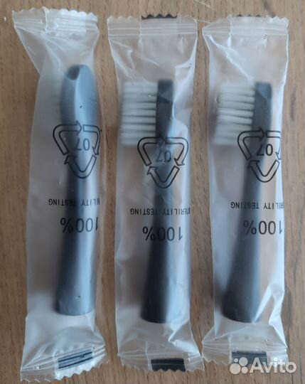 Электрическая зубная щетка