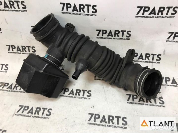 Патрубок воздушн.фильтра toyota harrier