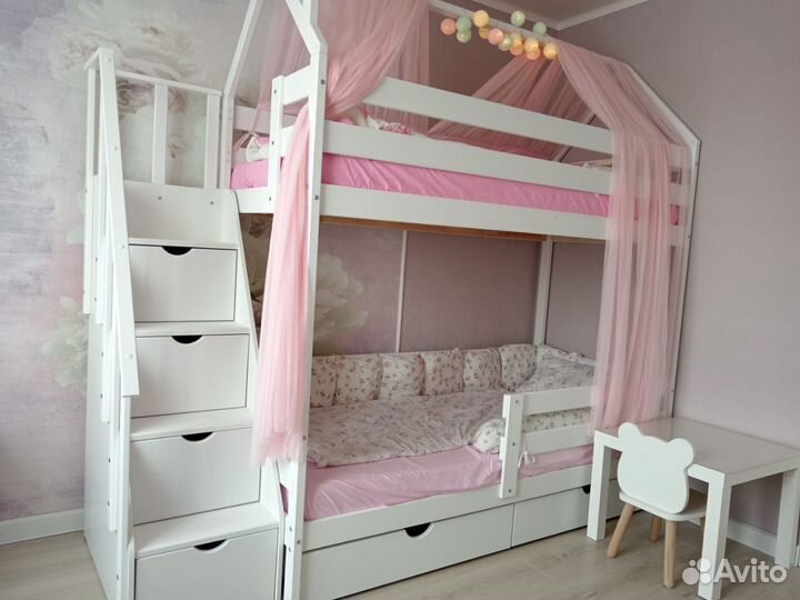 Двухъярусная кровать