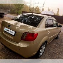 Kia Rio 1.4 MT, 2010, 290 000 км, с пробегом, цена 735 000 руб.