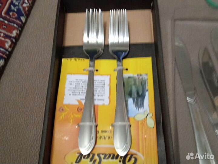 Набор столовых приборов новый