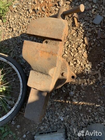 Тиски слесарные бу СССР