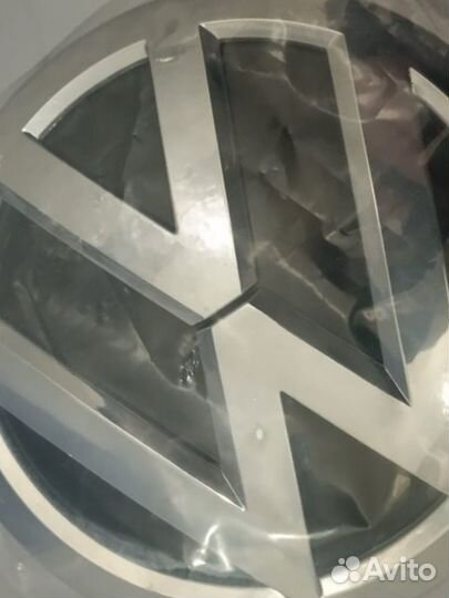 Продам знак автомобиля volkswagen