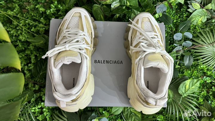Balenciaga Track 40