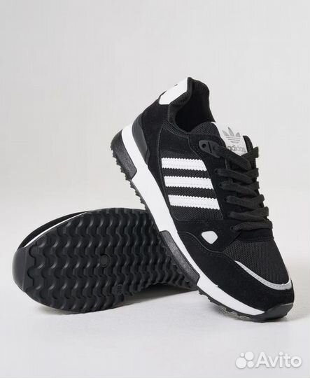 Кроссовки женские