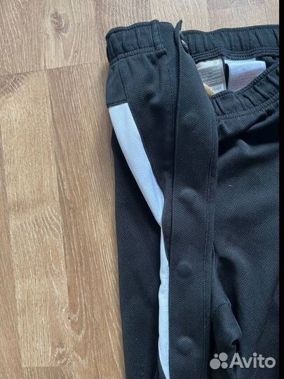 Спортивные штаны nike на заклепках