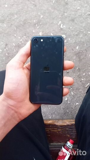 Телефон iPhone se 2020