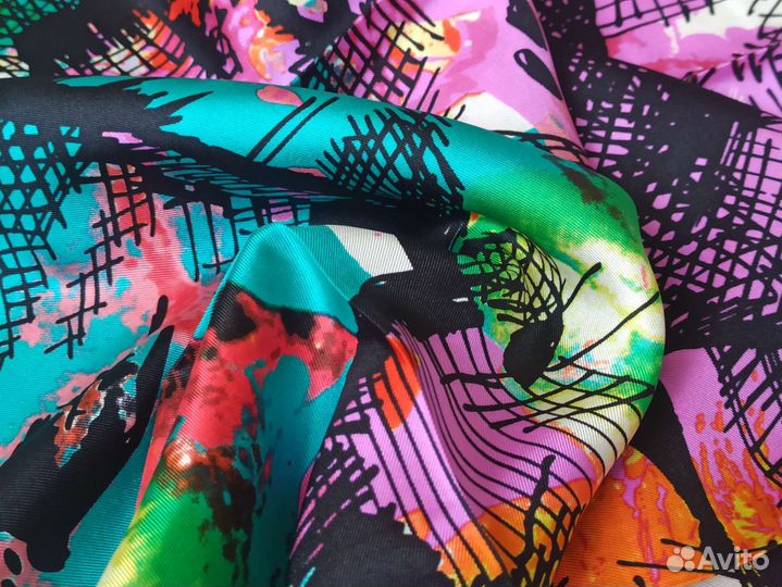 Белый платок Christian Lacroix ручная подшивка