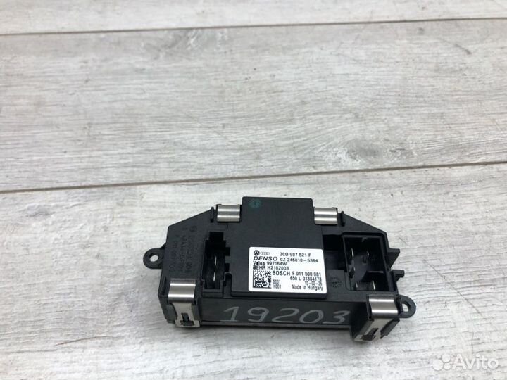 Резистор печки Volkswagen Golf хэтчбек cayb 2010