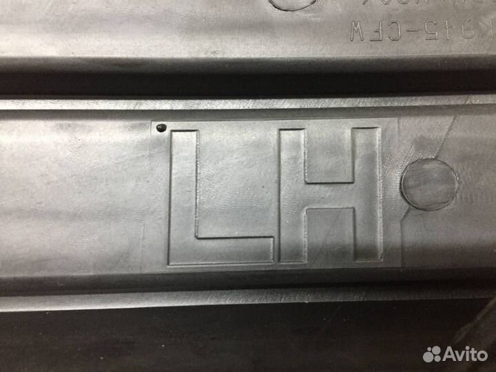 Решетка в бампер левая Ford Focus 3 2011