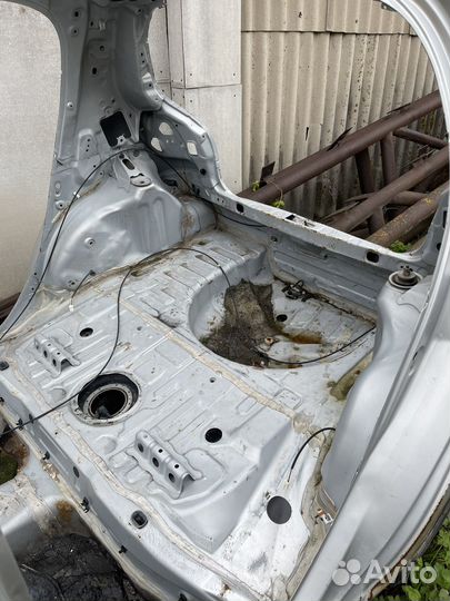 Крыло Toyota Vitz SCP10 1SZ-FE