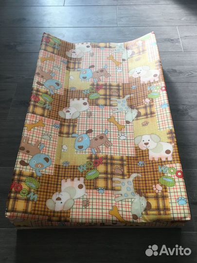 Пеленальная доска на кроватку