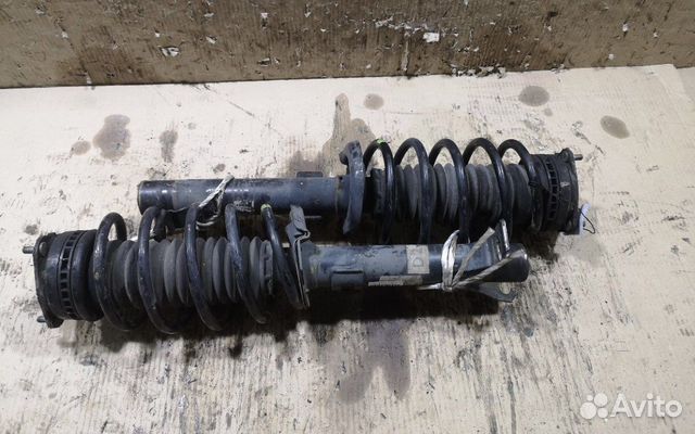 Стойки передние mazda 2 2008 год