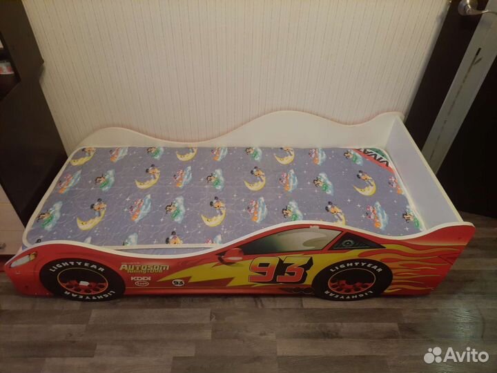 Детская кровать машина бу с матрасом