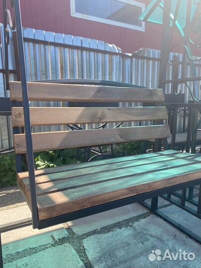 Пергола с качелями