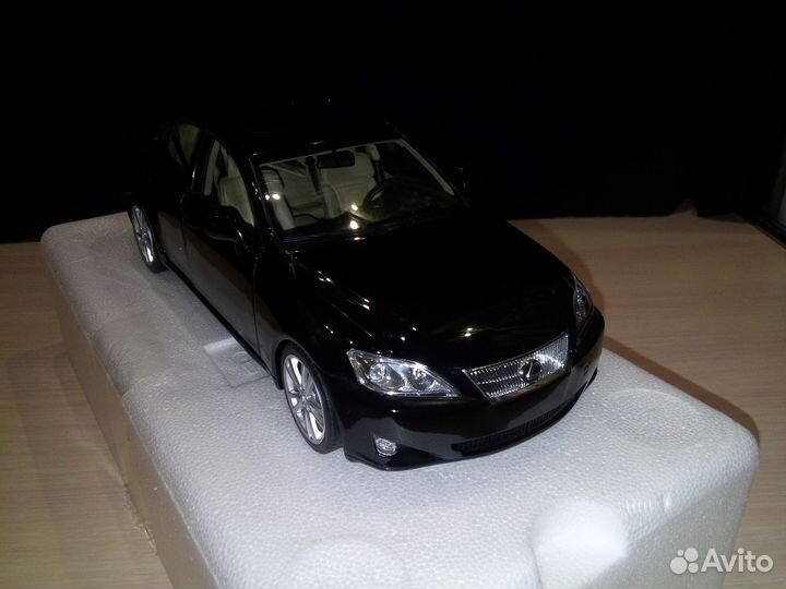 1/18 Lexus IS350 (Autoart)