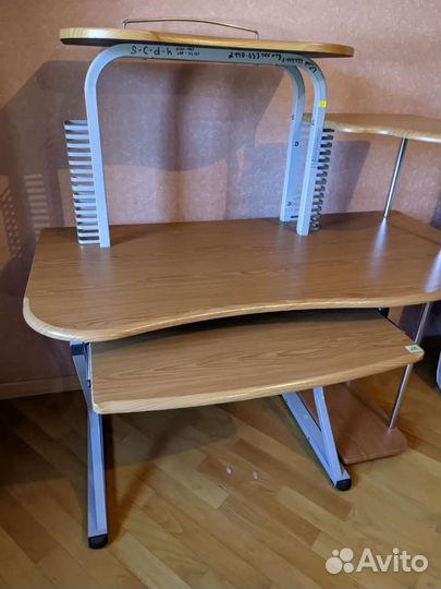 Компьютерный стол