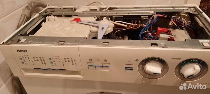 Стиральная машина на запчасти zanussi