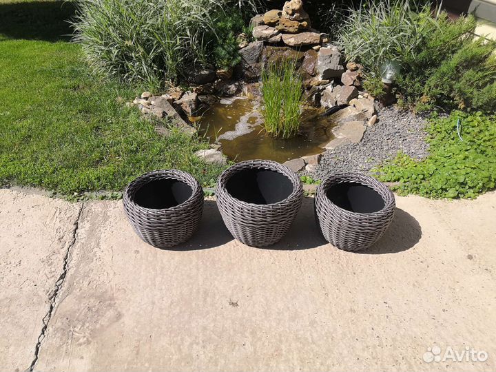 Кашпо из искусственного ротанга