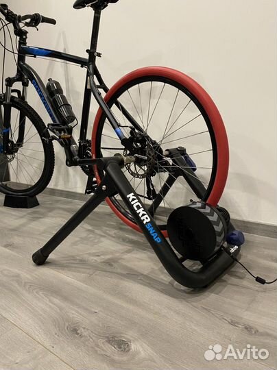Велостанок Wahoo kikcr snap, тренажер