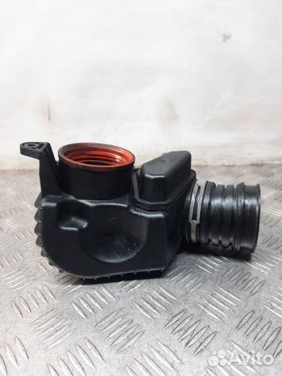 Резонатор воздушного фильтра Mercedes-Benz C-Class