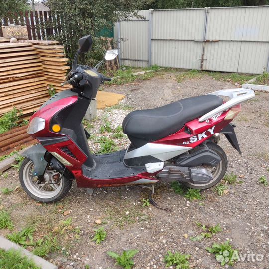 Скутер Motoland 150 куб. красный