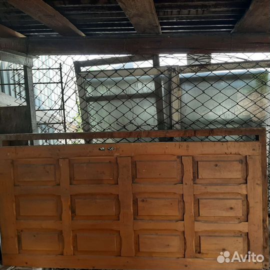 Дверь входная деревянная с коробкой б/у