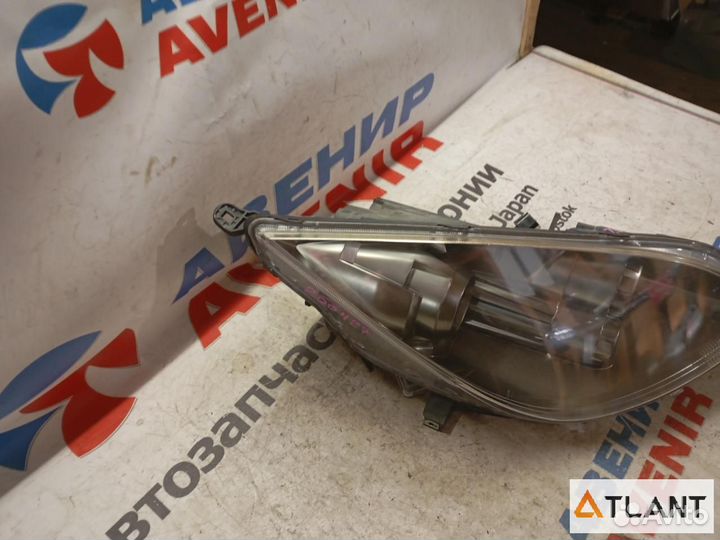 Фара передняя правая mitsubishi colt