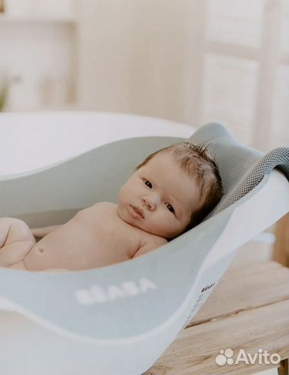 Ванночка на подставке с горкой и термометром Beaba