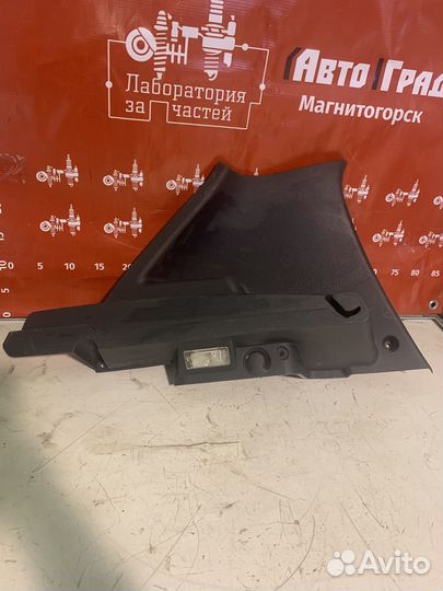 Renault Sandero Облицовка стойки задней левой