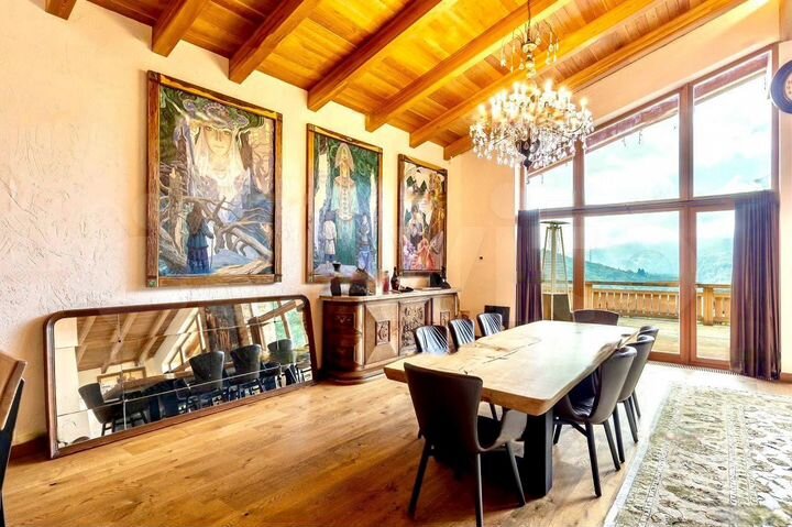 Дом 370 м² на участке 20 сот.