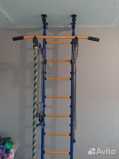 Шведская стенка с турником бу