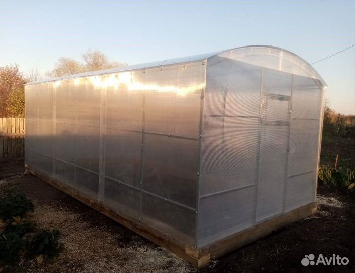 Теплица прямостенная