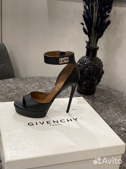 Туфли женские