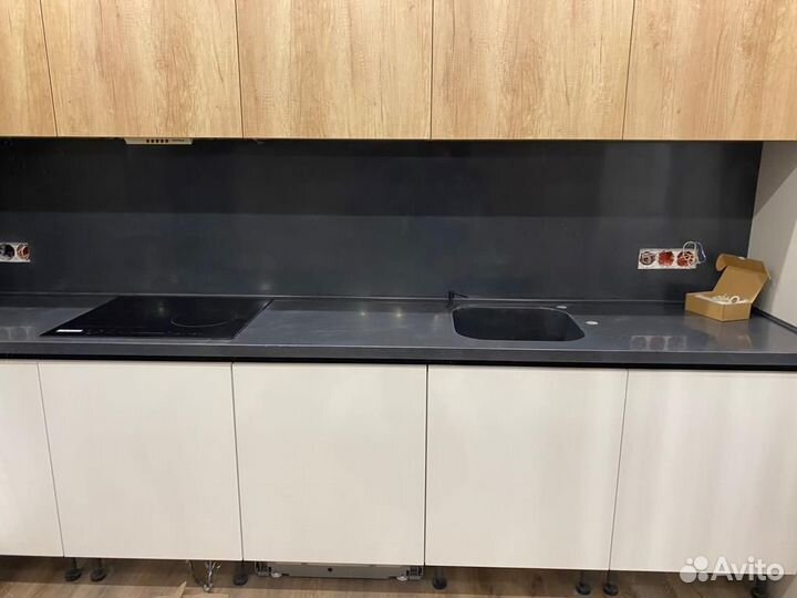 Столешница из кварцевого агломерата камня