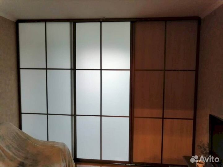 Стеклянная перегородка