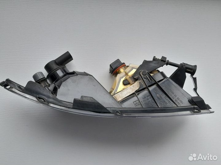 Противотуманная фара правая Skoda Fabia II рест