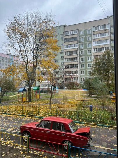 2-к. квартира, 52 м², 1/9 эт.