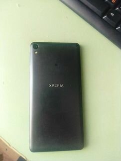 Телефон Sony xperia E5