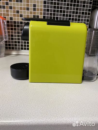 Капсульная кофемашина delonghi