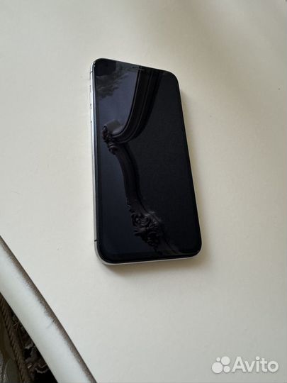 iPhone X, 64 ГБ
