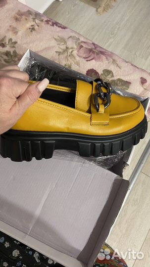 Лоферы женские