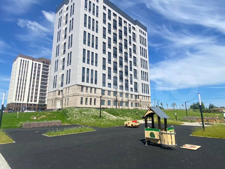 2-к. квартира, 57 м², 8/12 эт.