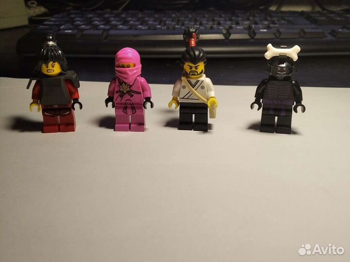 Lego ninjago минифигурки 4 шт с аксессуарами