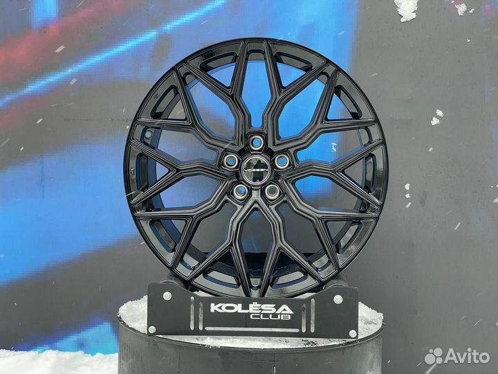 Комплект Vossen Design HF2 8,5j-19 5*112 et35 d66