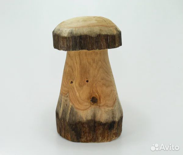 Скамейка садовая, грибы из дерева