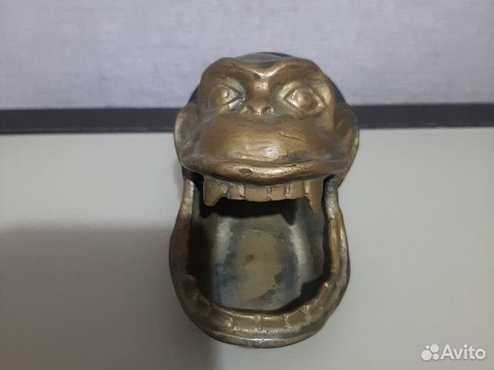Голова обезьяны. Бронза, латунь